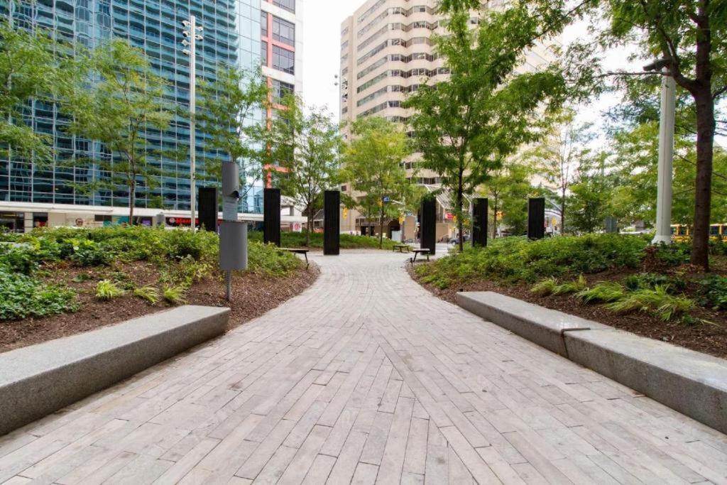 Union Square City Centre トロント エクステリア 写真